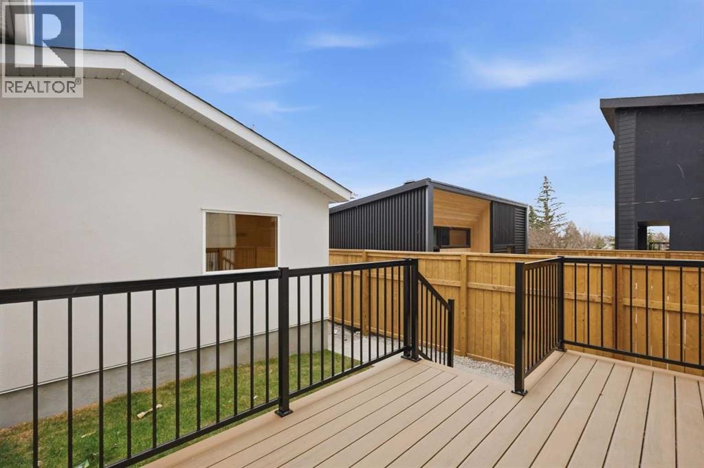 2131 29 Avenue SW — photo 47