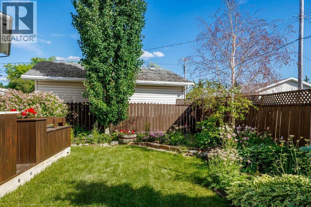 1315 Lake Michigan Crescent SE — photo 35