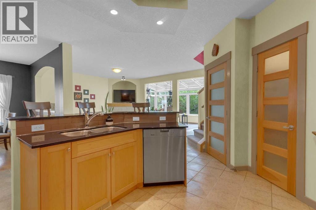 8 Elmont Court SW — photo 11