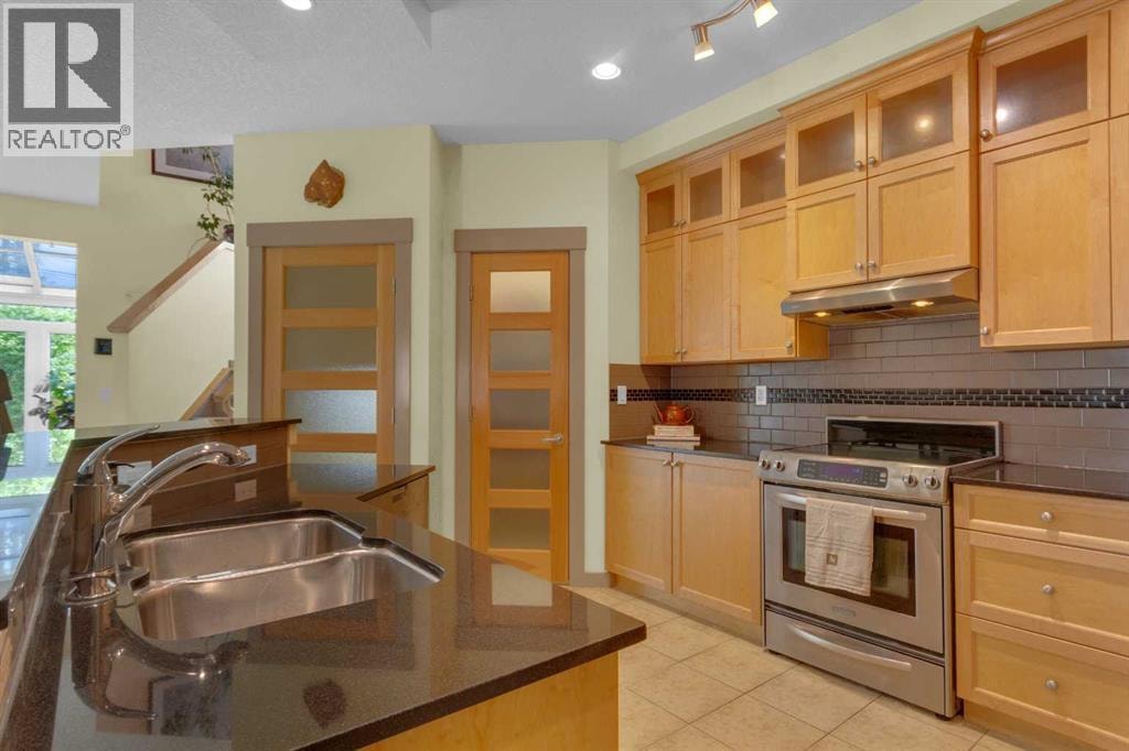 8 Elmont Court SW — photo 12