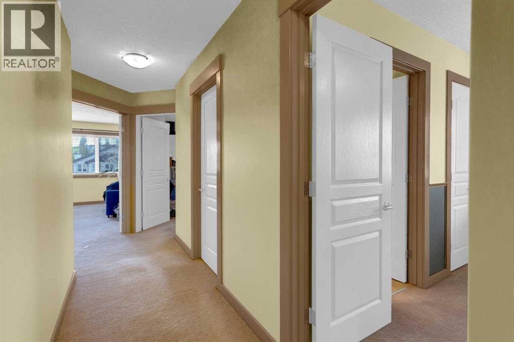 8 Elmont Court SW — photo 22