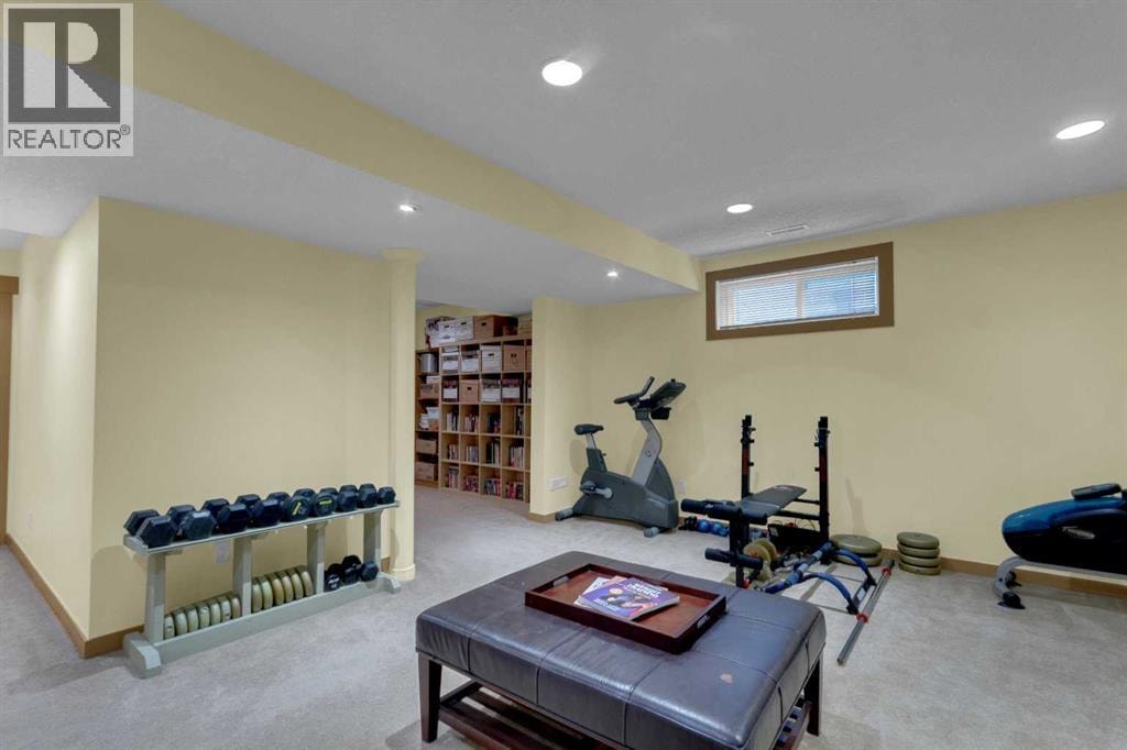 8 Elmont Court SW — photo 32