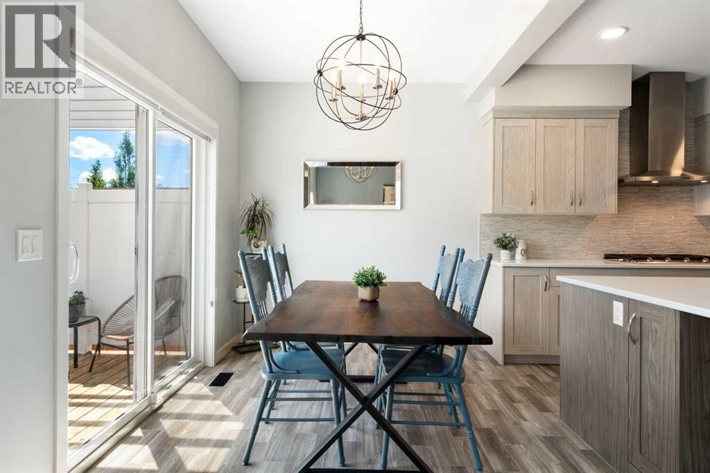 642 Kingsmere Way SE — photo 9
