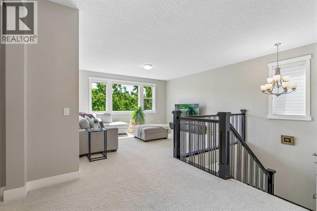 30 Ascot Crescent SW — photo 18
