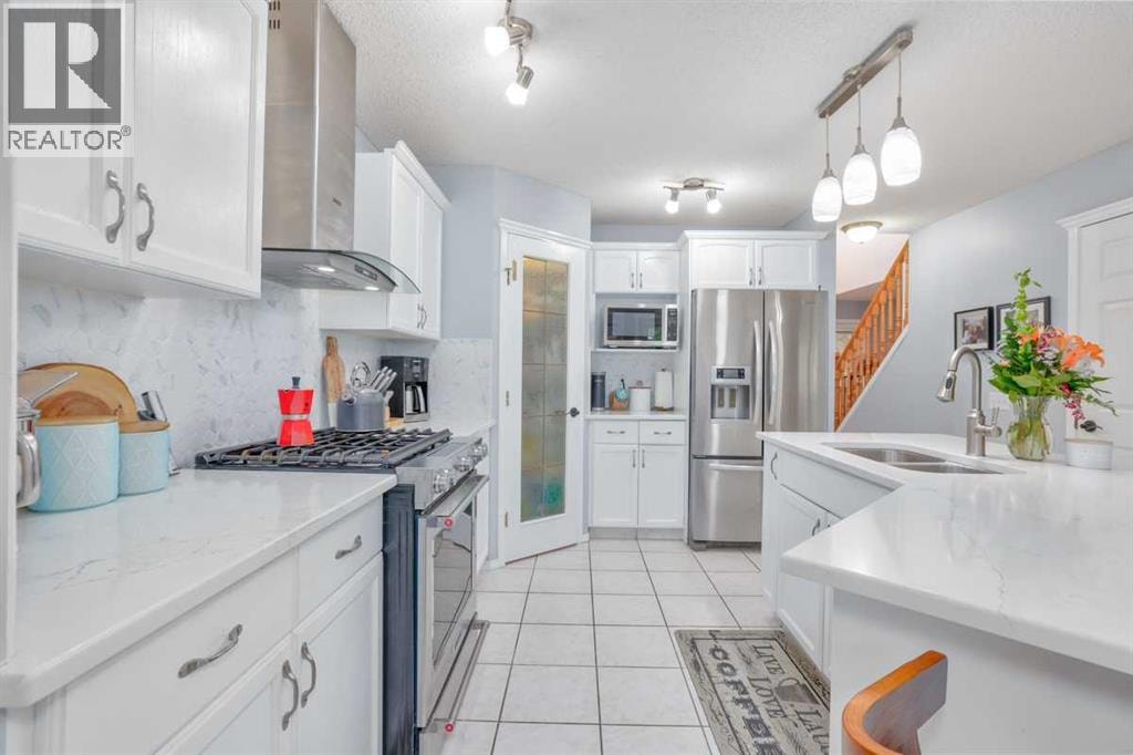 210 Mt Douglas Court SE — photo 5