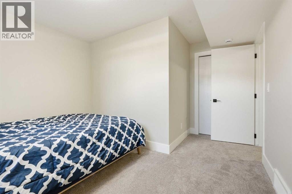74 Alpine Gardens SW — photo 44