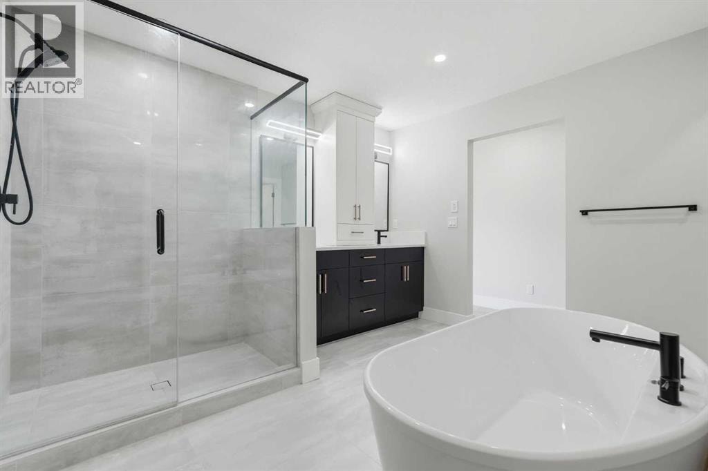 74 Alpine Gardens SW — photo 30