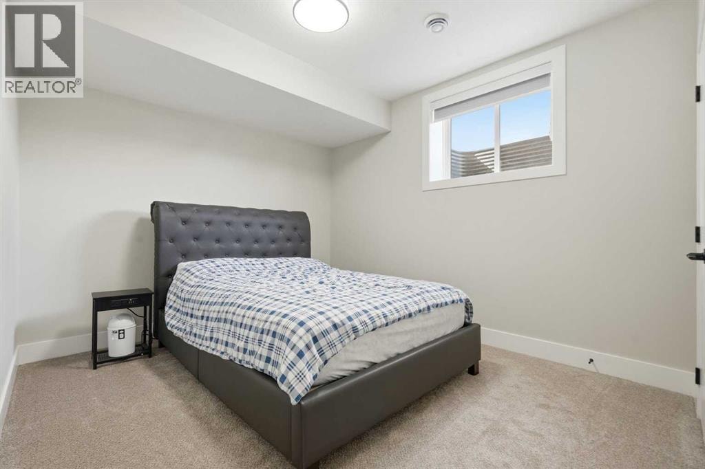 74 Alpine Gardens SW — photo 41