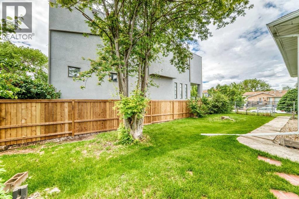 1712 28 Street SW — photo 37