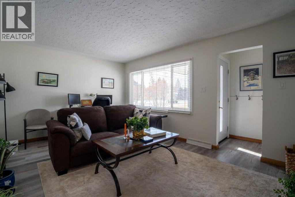 84 Waterloo Drive SW — photo 10