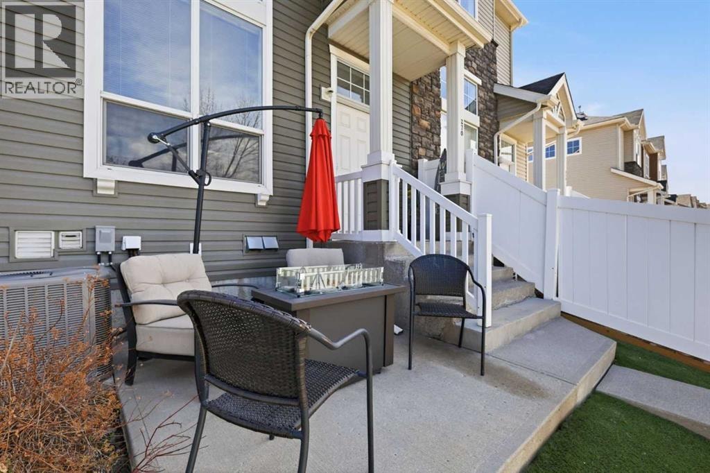 270 Elgin Way SE — photo 3