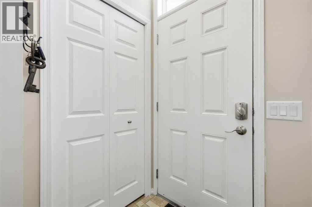 270 Elgin Way SE — photo 4
