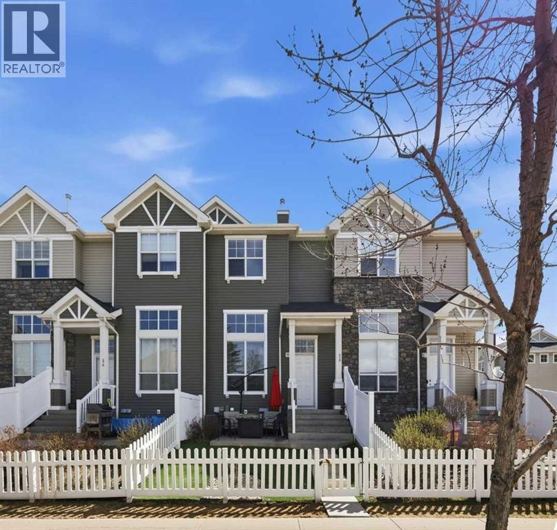270 Elgin Way SE — photo 1