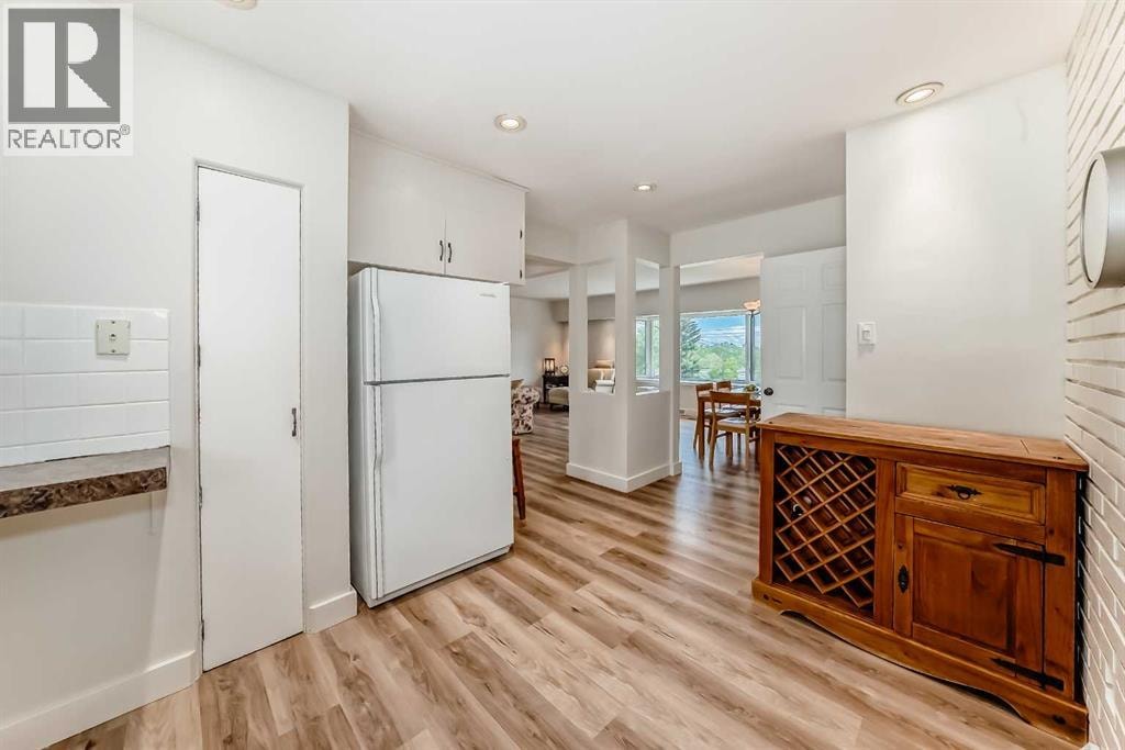 35 Collingwood Place NW — photo 9