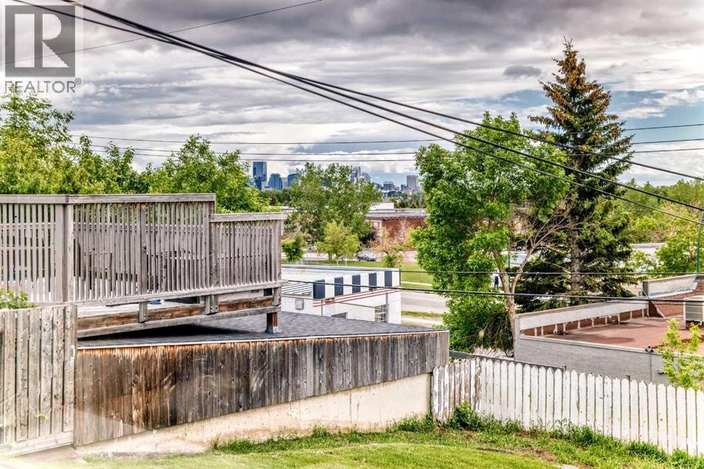 35 Collingwood Place NW — photo 5