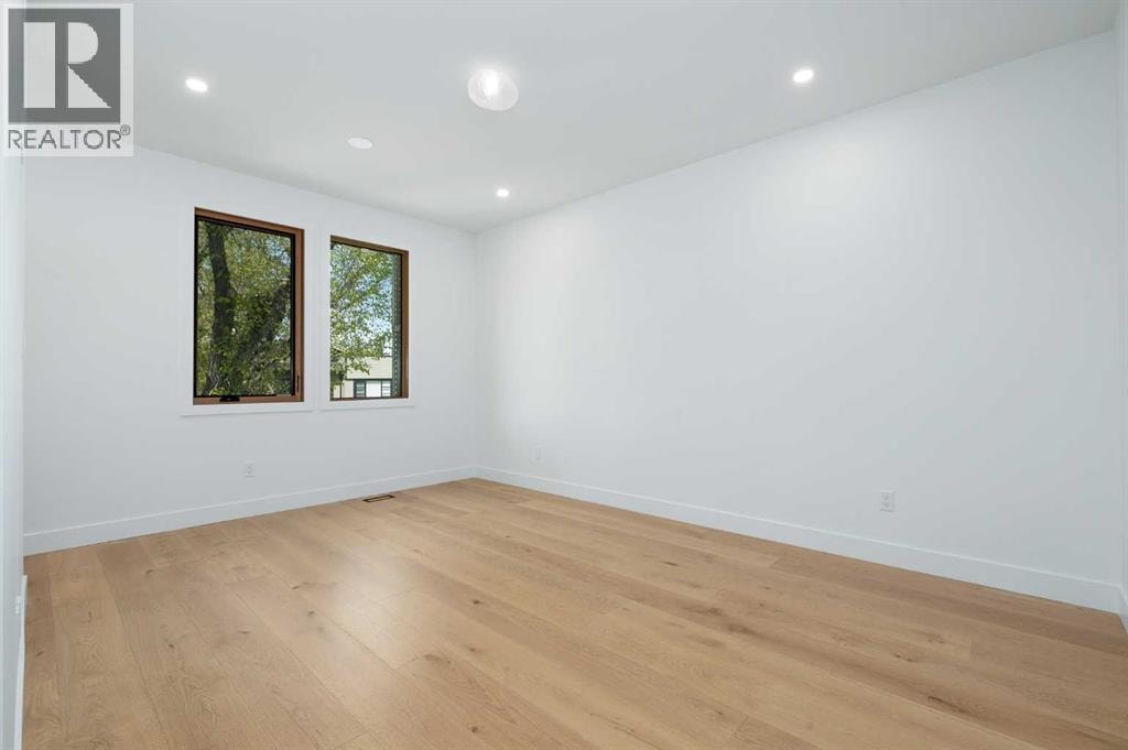 517 28 Avenue NW — photo 25