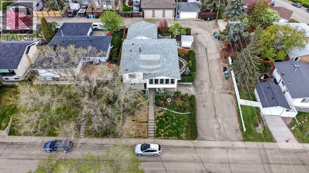11 Selkirk Drive SW — photo 46
