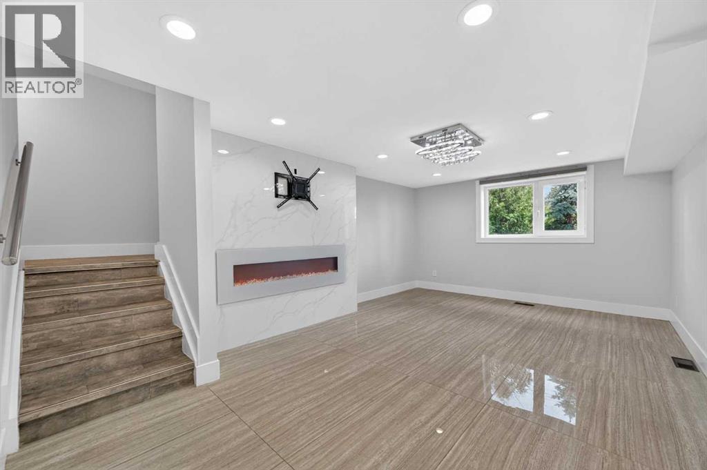 11 Selkirk Drive SW — photo 31