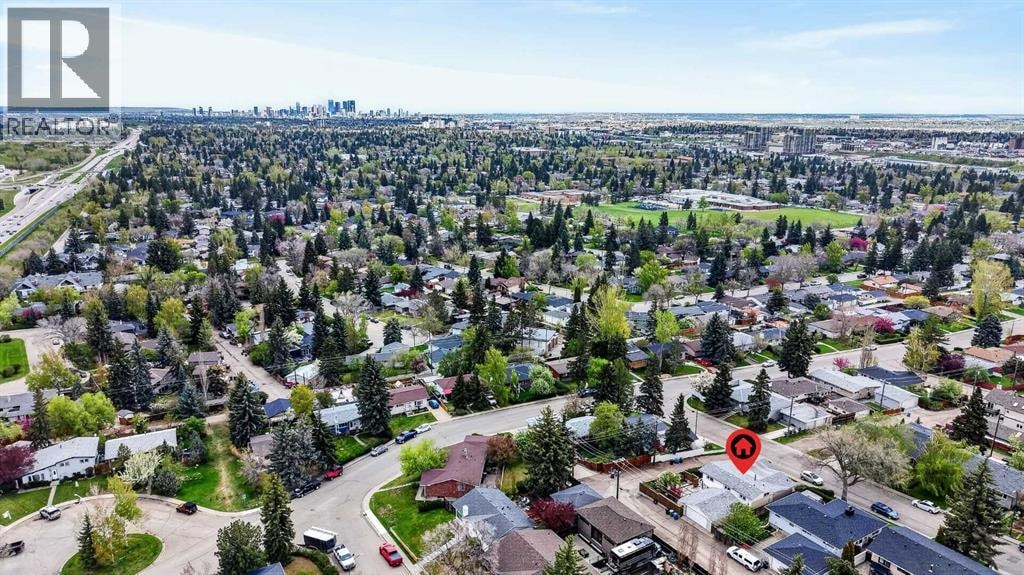 11 Selkirk Drive SW — photo 45