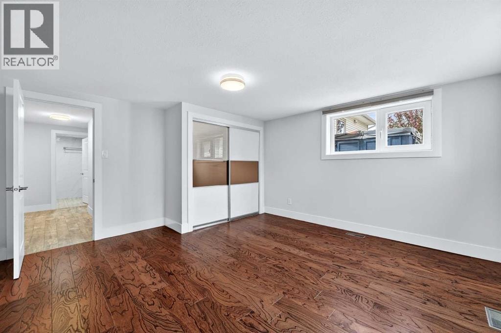 11 Selkirk Drive SW — photo 39