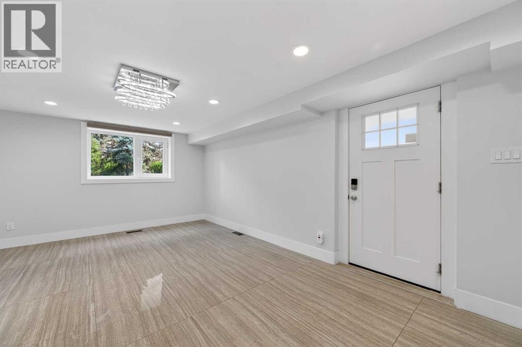 11 Selkirk Drive SW — photo 30