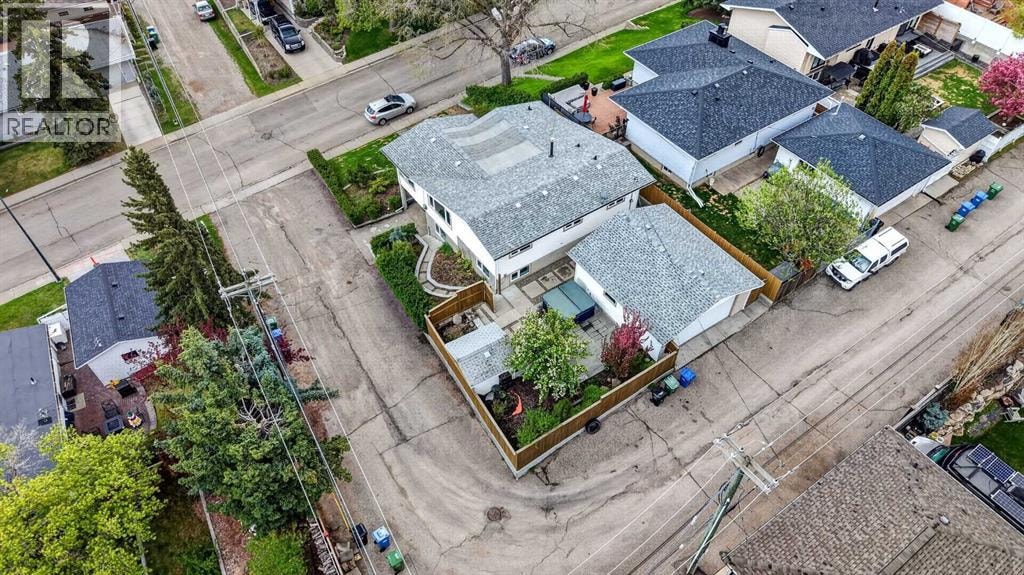 11 Selkirk Drive SW — photo 48