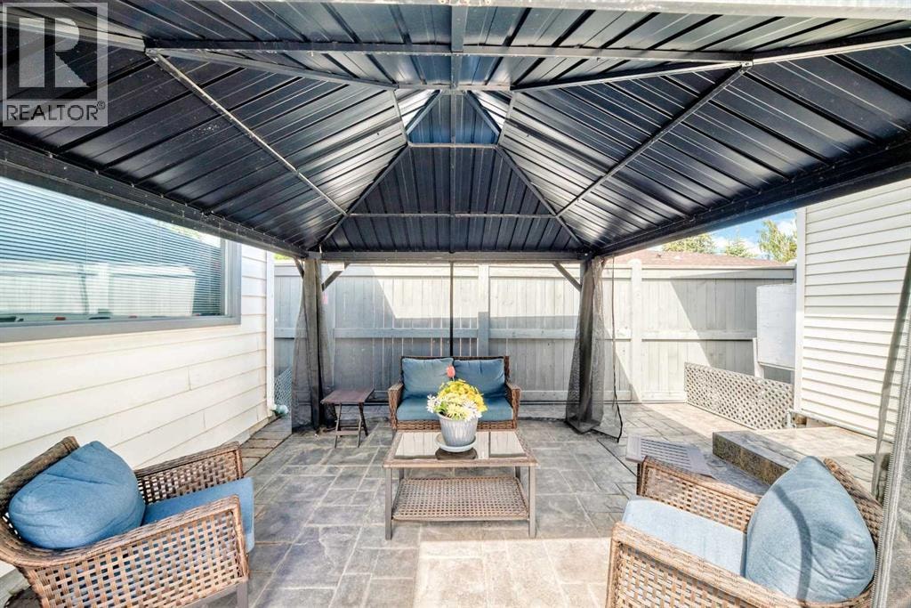 8215 5 Street SW — photo 40