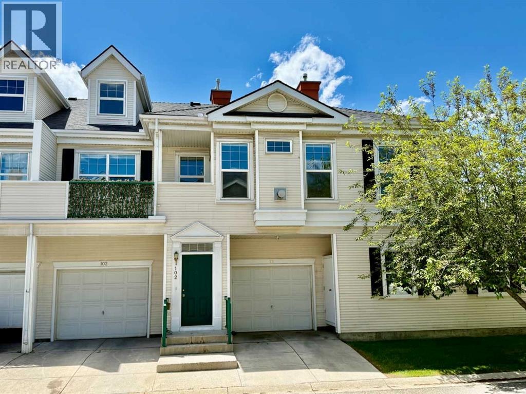 102 Prestwick Gardens SE — photo 1