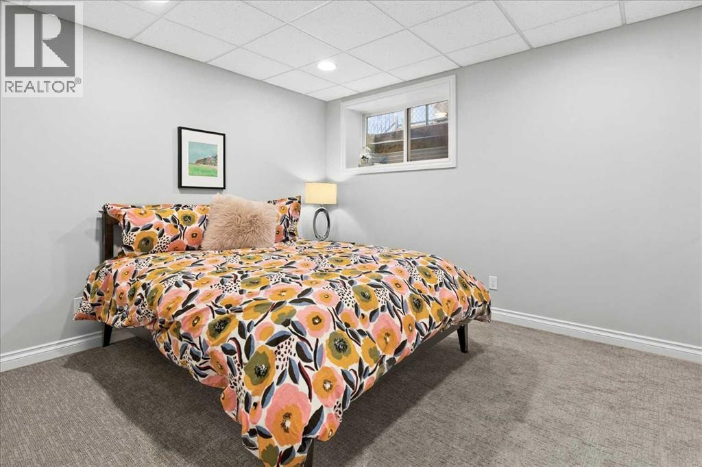 255 Gleneagles View — photo 40