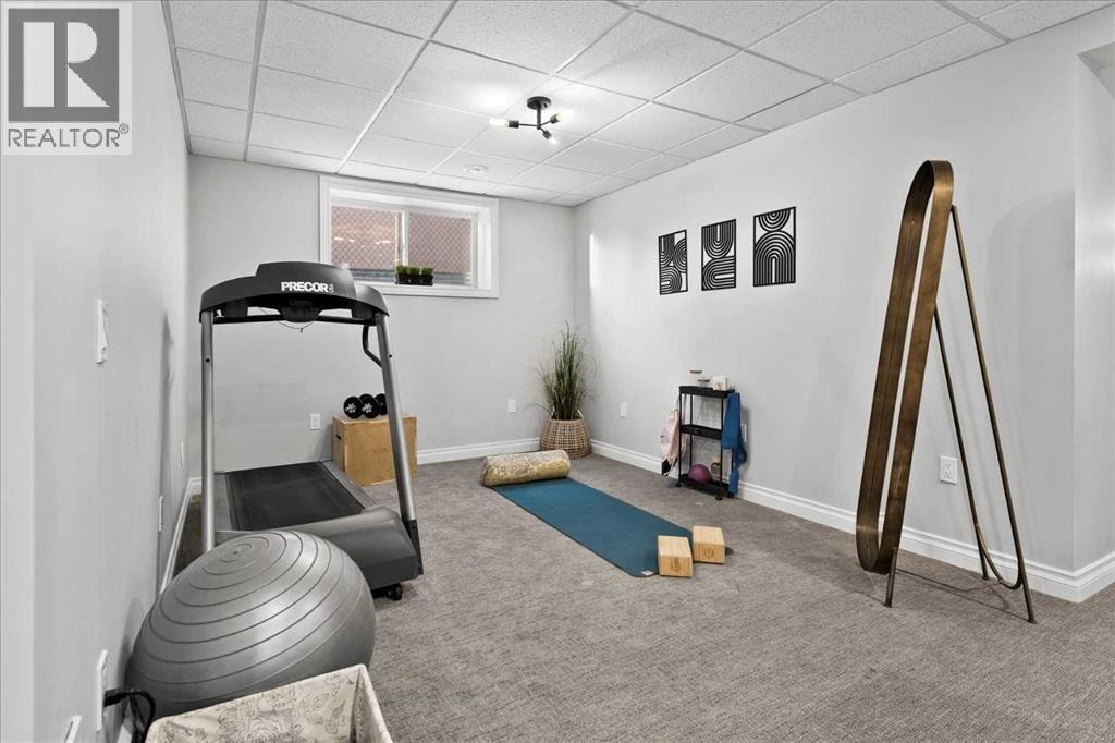 255 Gleneagles View — photo 38