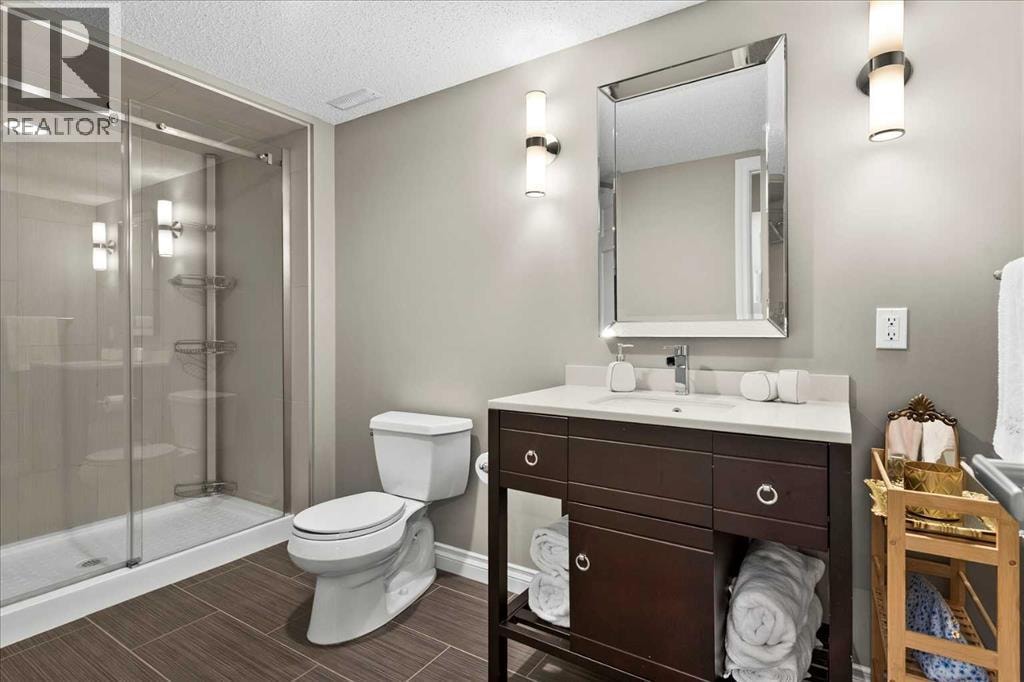 255 Gleneagles View — photo 41
