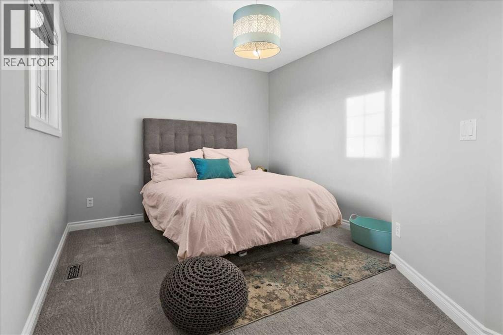 255 Gleneagles View — photo 32