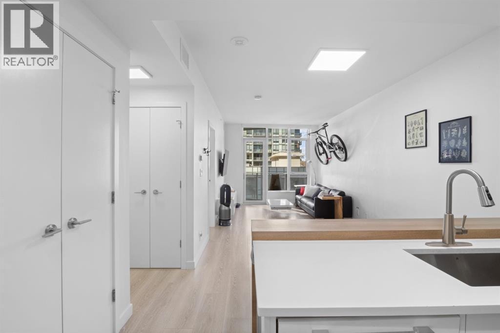 501, 138 Waterfront Court SW — photo 2