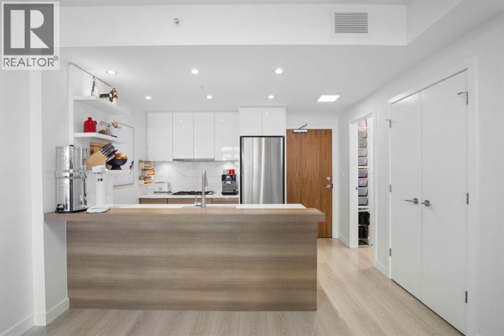 501, 138 Waterfront Court SW — photo 6