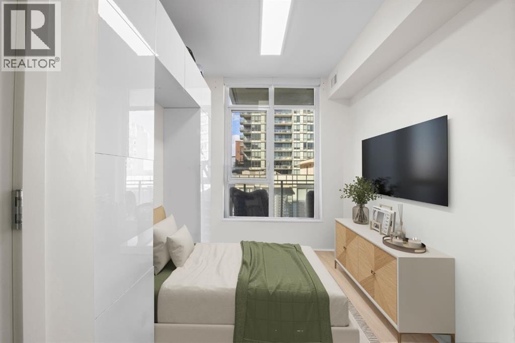501, 138 Waterfront Court SW — photo 8