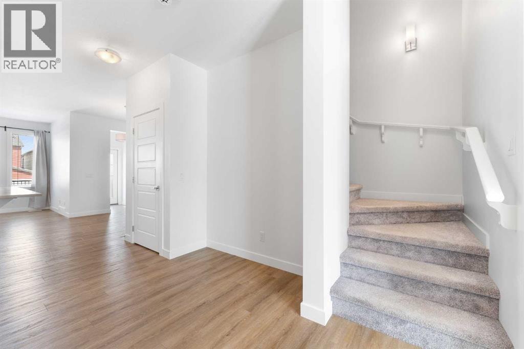 48 Ambleside Crescent NW — photo 5