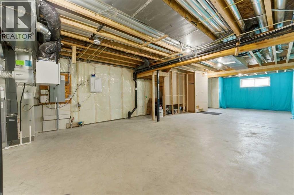 48 Ambleside Crescent NW — photo 31