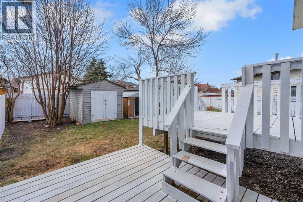 68 Templeson Crescent NE — photo 25