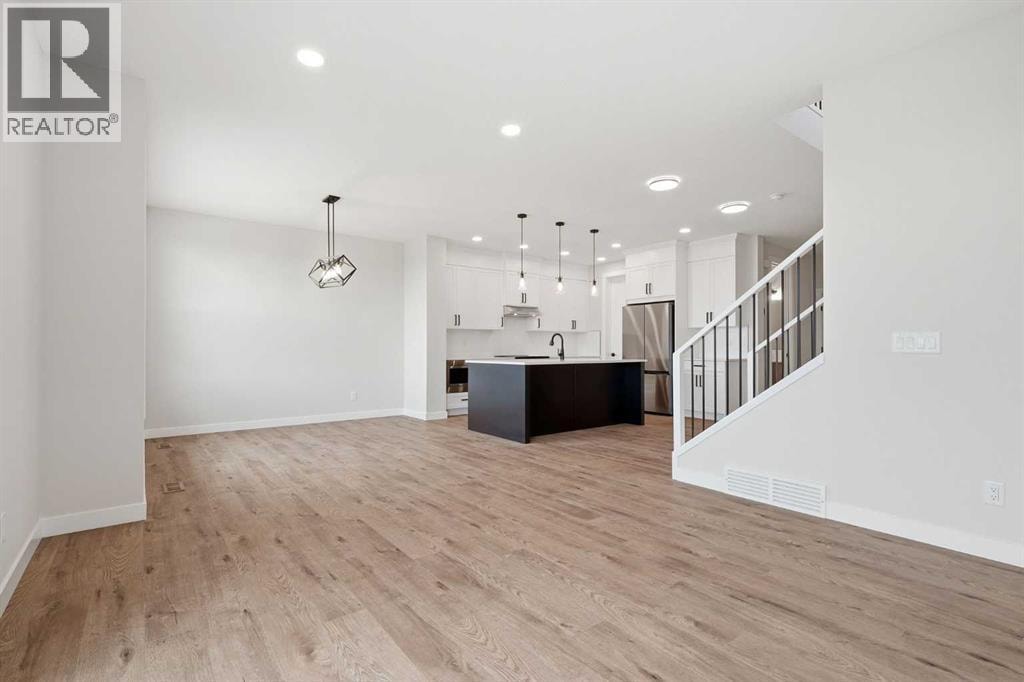 439 Kinniburgh Loop — photo 8