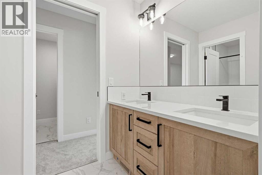 439 Kinniburgh Loop — photo 32
