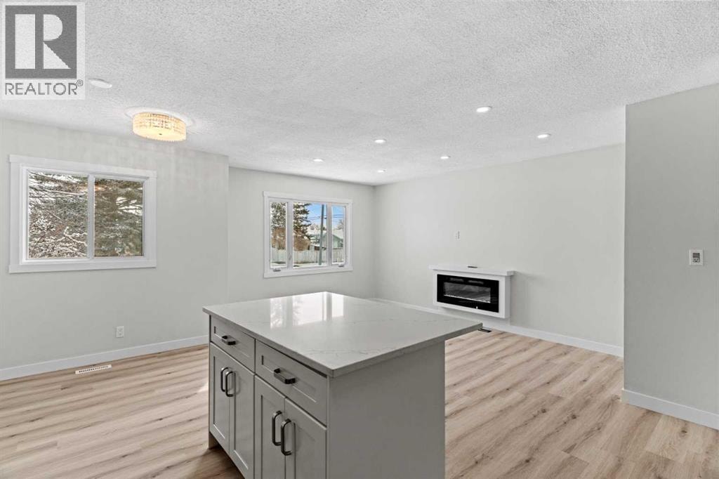 937 Marcombe Drive NE — photo 11