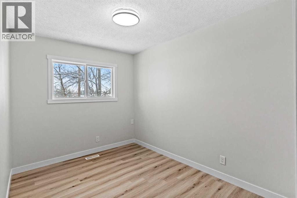 937 Marcombe Drive NE — photo 13