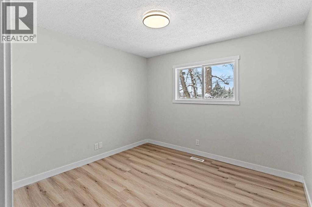 937 Marcombe Drive NE — photo 15