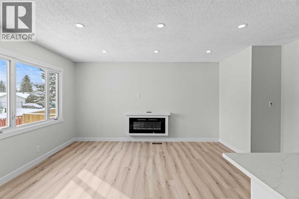 937 Marcombe Drive NE — photo 9