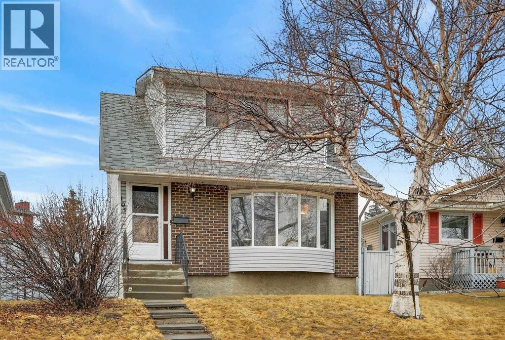 103 Macewan Drive NW — photo 2