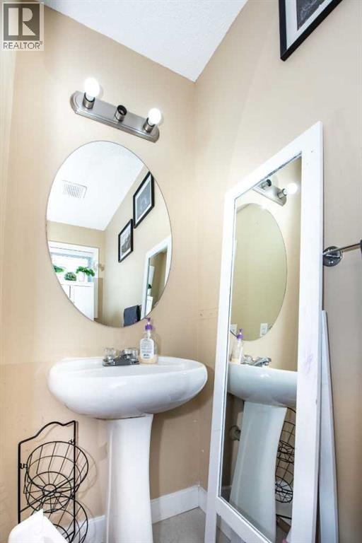 45 Martin Crossing Crescent NE — photo 18