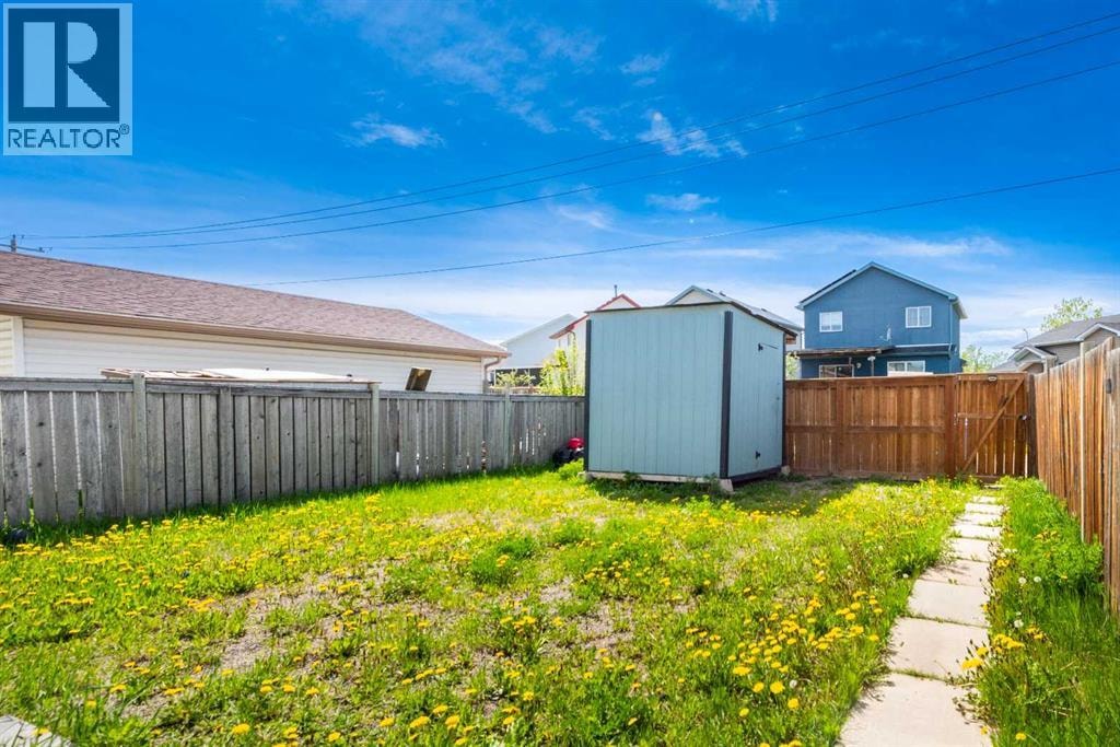 45 Martin Crossing Crescent NE — photo 32