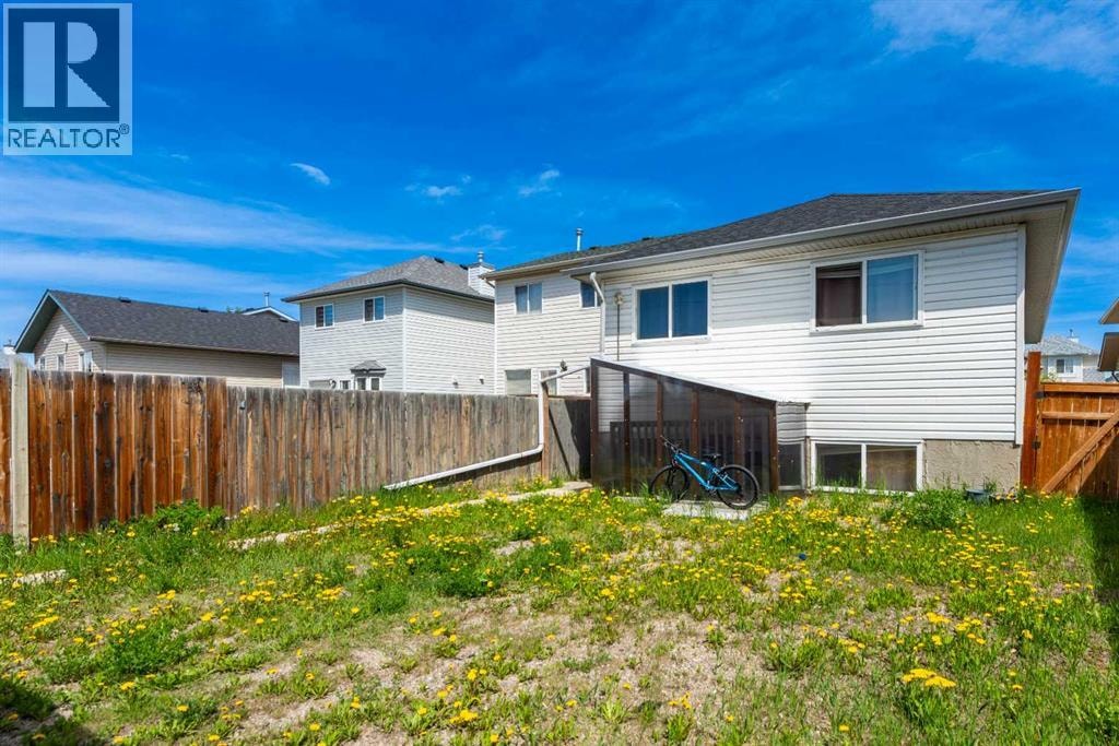 45 Martin Crossing Crescent NE — photo 33