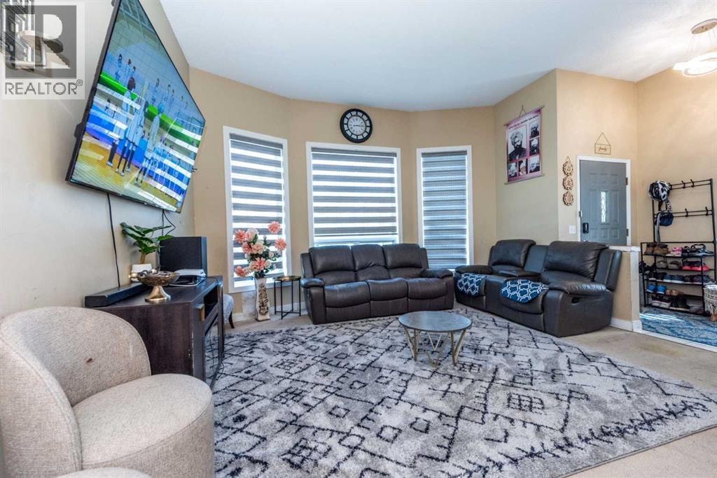 45 Martin Crossing Crescent NE — photo 4