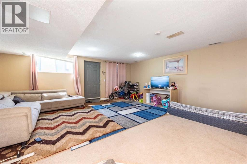 45 Martin Crossing Crescent NE — photo 24